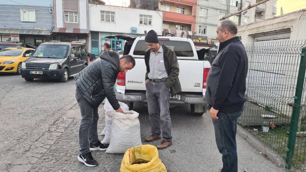 O ilde borsası oluştu: Kilosu 130-200 TL'den satılıyor! Türkiye'nin her yerinde gelip sabah saatlerinde sıra oluyorlar 11